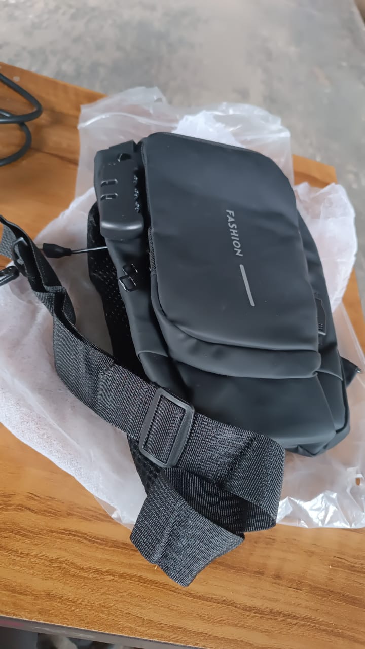 Trendy Anti-Theft Crossbody Sling Bag with USB Charging Port (1 Pc) Trendy Anti-Theft Crossbody Sling Bag with USB Charging Port (1 Pc)